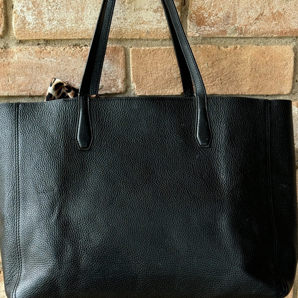 Tory Burch Pebbled leather handbag - Picture 6 of 14